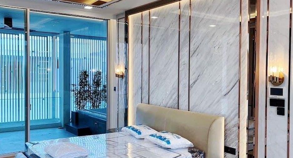 Casa en alquiler de 4 habitaciones en Bueng Kum, Bangkok