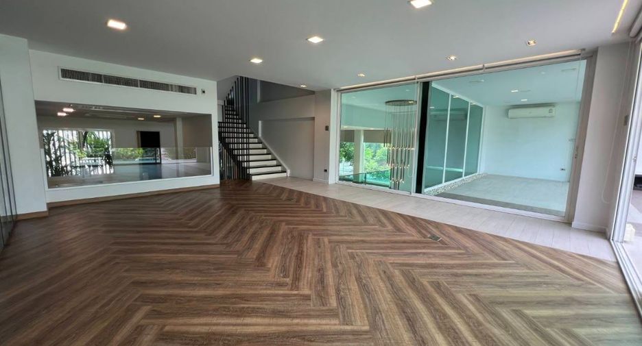Haus zum Kauf mit 3 Zimmer in Watthana, Bangkok