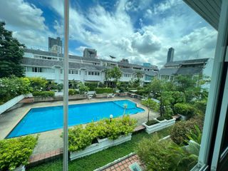 Haus zum Kauf mit 3 Zimmer in Watthana, Bangkok