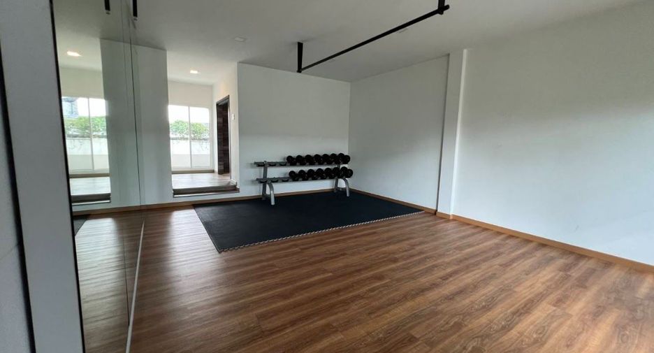 Haus zum Kauf mit 3 Zimmer in Watthana, Bangkok
