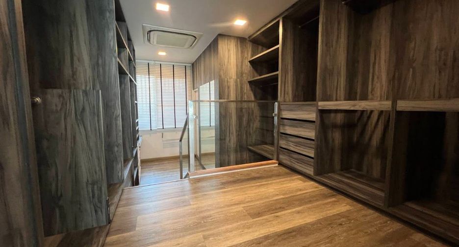 Haus zum Kauf mit 3 Zimmer in Watthana, Bangkok