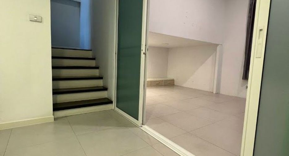 Haus zum Kauf mit 3 Zimmer in Watthana, Bangkok