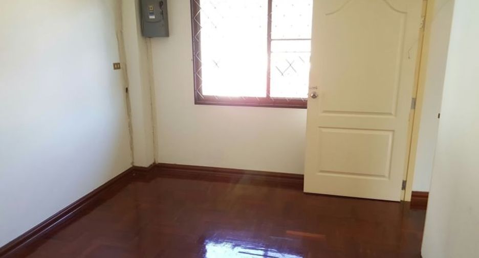 For rent 5 ベッドルーム house in Watthana, Bangkok