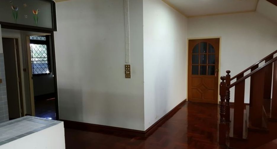 For rent 5 ベッドルーム house in Watthana, Bangkok