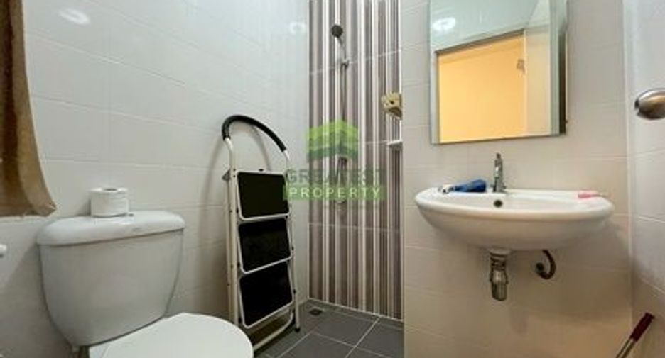 For rent and for sale 4 bedrooms townhouse in Don Mueang, Bangkok