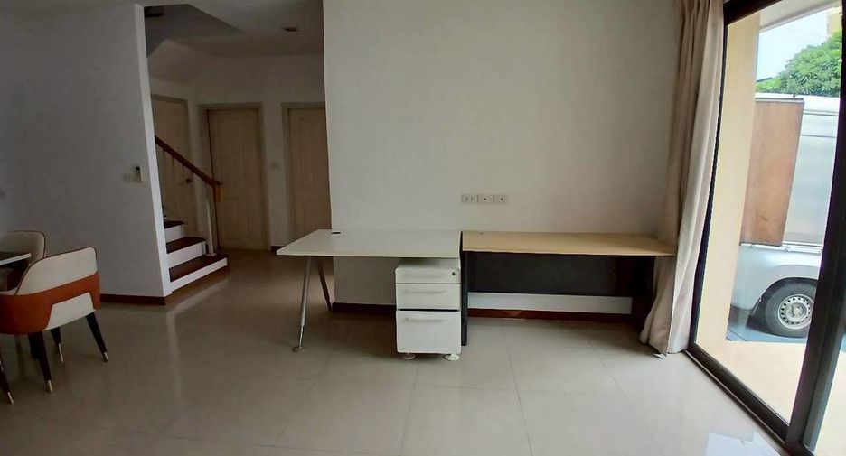 For rent 5 bedrooms house in Sai Mai, Bangkok