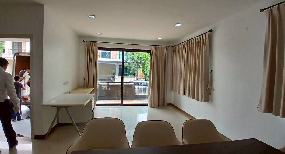 For rent 5 bedrooms house in Sai Mai, Bangkok