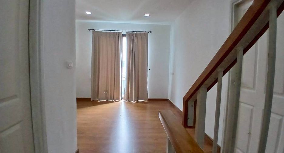 For rent 5 bedrooms house in Sai Mai, Bangkok
