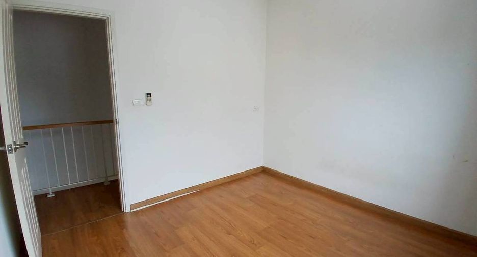 For rent 5 bedrooms house in Sai Mai, Bangkok