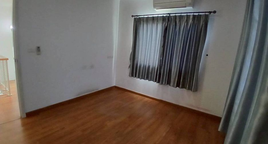 For rent 5 bedrooms house in Sai Mai, Bangkok