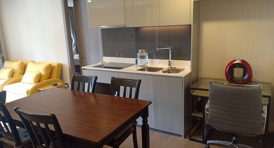 For rent 2 bedrooms condo in Pathum Wan, Bangkok
