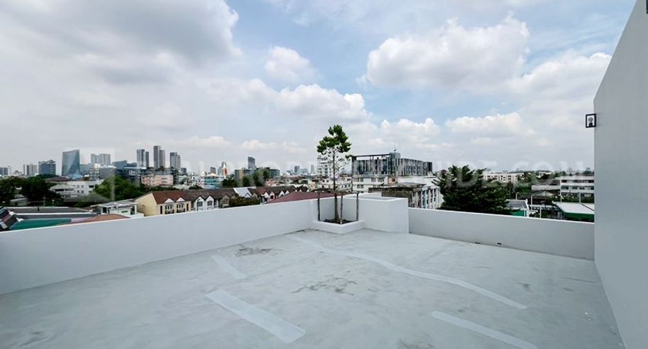 For rent and for sale 3 bedrooms house in Bang Na, Bangkok
