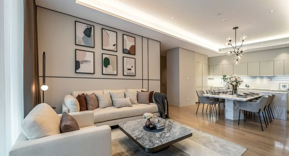 For rent 2 bedrooms condo in Pathum Wan, Bangkok