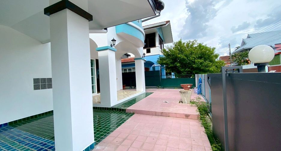 For rent 3 bedrooms house in Mueang Chiang Mai, Chiang Mai