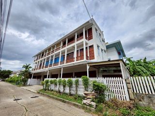 Oficina en venta de 6 habitaciones en Lak Si, Bangkok