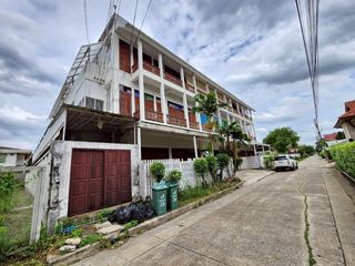 Oficina en venta de 6 habitaciones en Lak Si, Bangkok