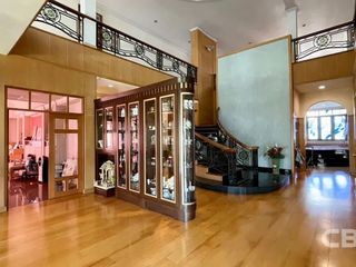 For sale 7 bedrooms house in Khlong Toei, Bangkok