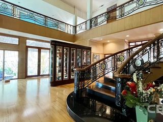 For sale 7 bedrooms house in Khlong Toei, Bangkok