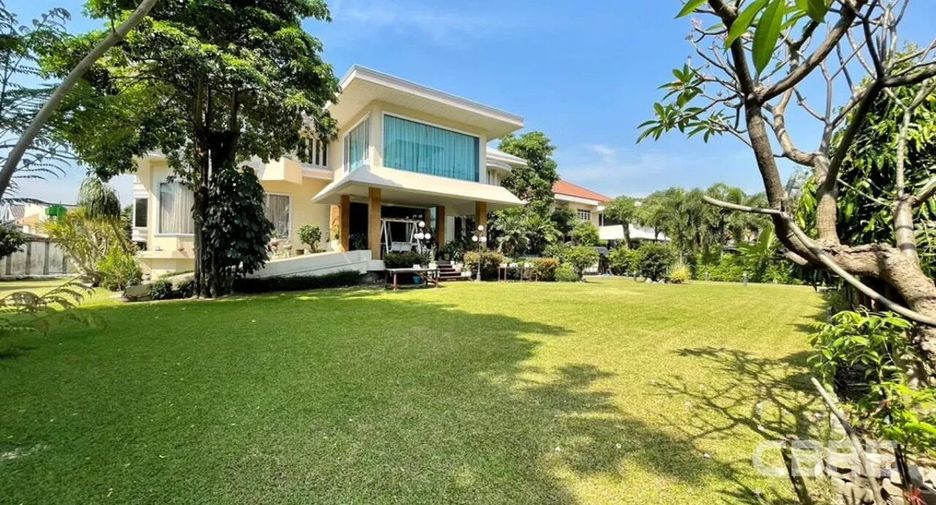 Casa en venta de 7 habitaciones en Khlong Toei, Bangkok