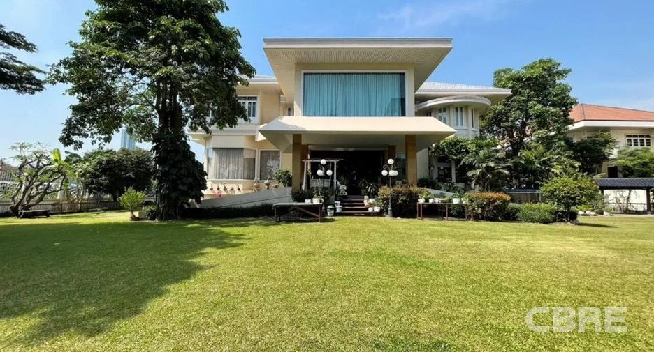 Casa en venta de 7 habitaciones en Khlong Toei, Bangkok