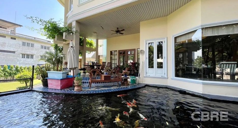 Casa en venta de 7 habitaciones en Khlong Toei, Bangkok