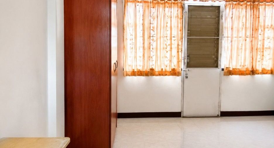 Local comercial en venta de 4 habitaciones en Mueang Nakhon Phanom, Nakhon Phanom