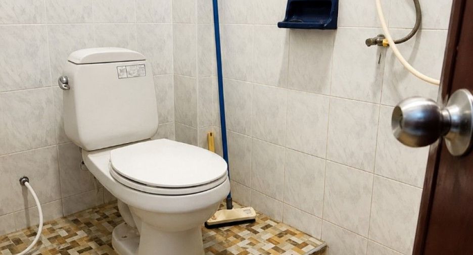 Local comercial en venta de 4 habitaciones en Mueang Nakhon Phanom, Nakhon Phanom
