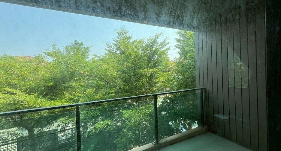 For sale 4 bedrooms house in Mueang Pathum Thani, Pathum Thani