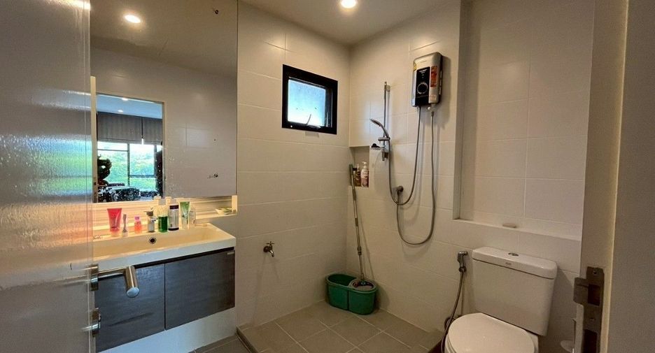 For sale 4 bedrooms house in Mueang Pathum Thani, Pathum Thani