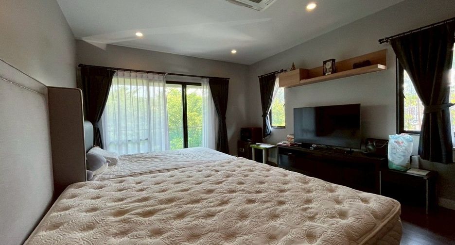 For sale 4 bedrooms house in Mueang Pathum Thani, Pathum Thani
