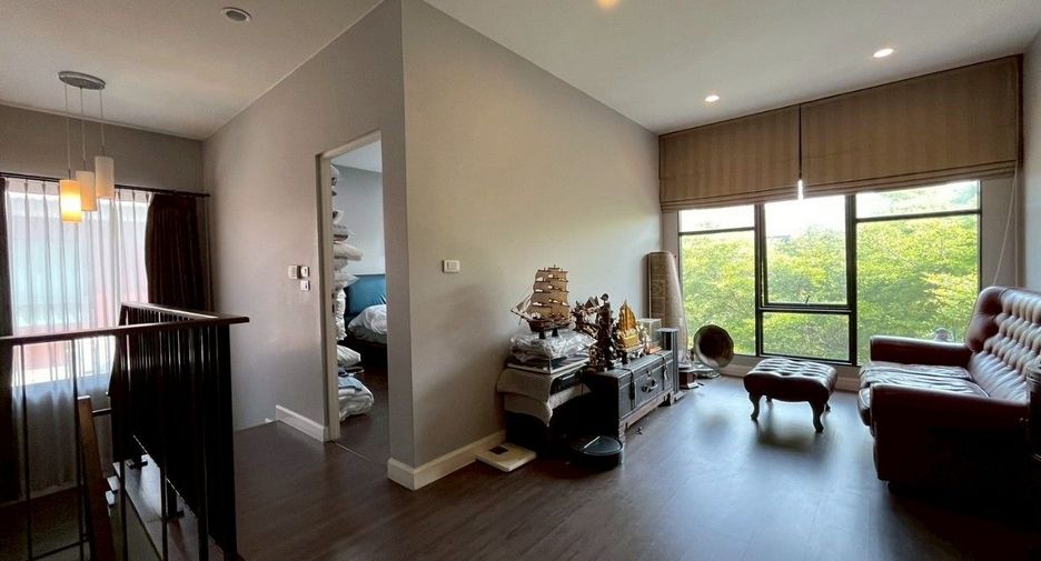 For sale 4 bedrooms house in Mueang Pathum Thani, Pathum Thani