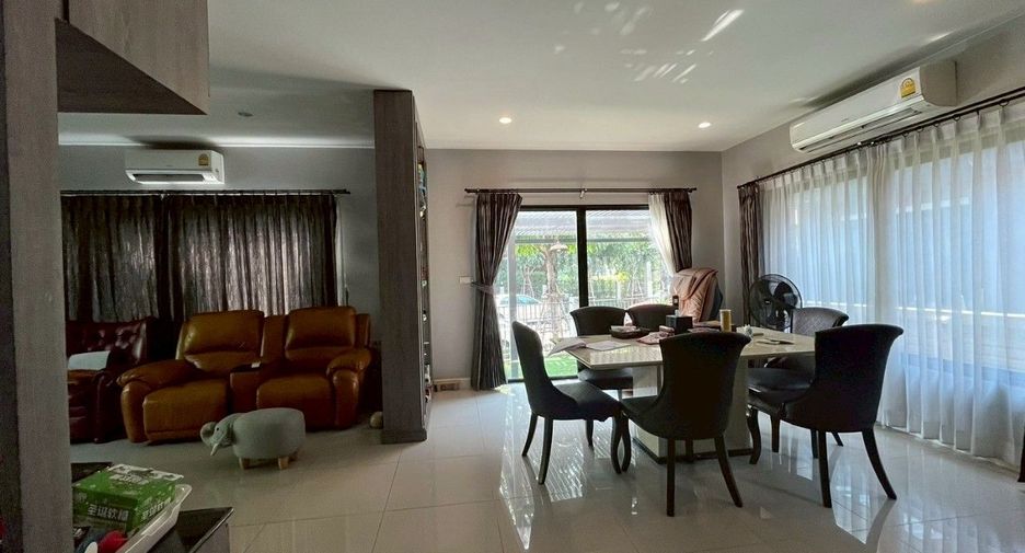 For sale 4 bedrooms house in Mueang Pathum Thani, Pathum Thani