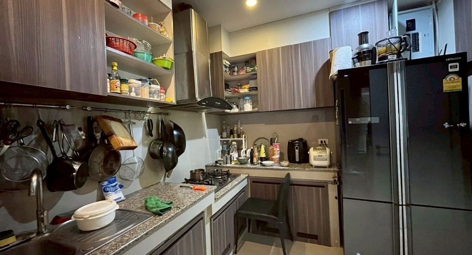 For sale 4 bedrooms house in Mueang Pathum Thani, Pathum Thani