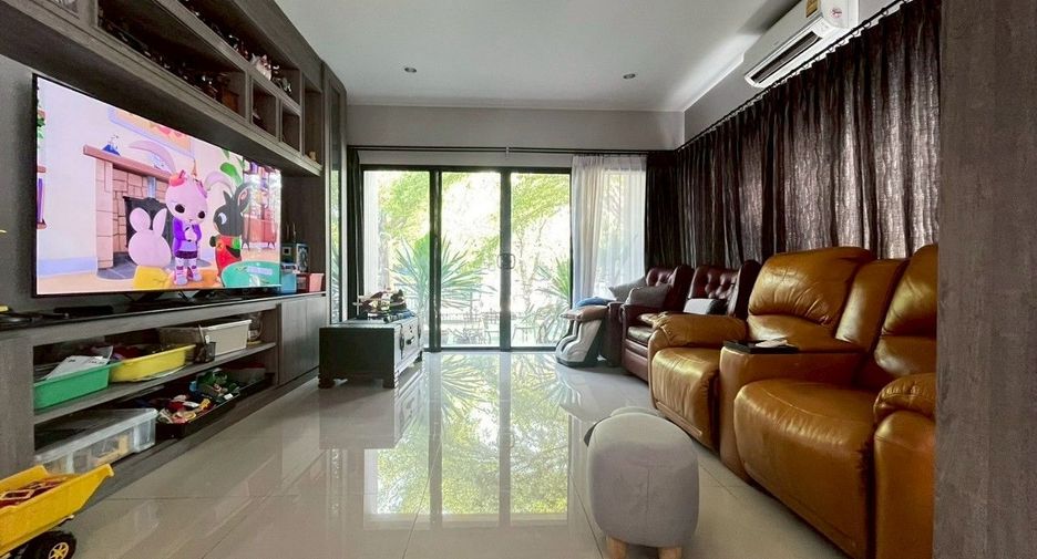 For sale 4 bedrooms house in Mueang Pathum Thani, Pathum Thani