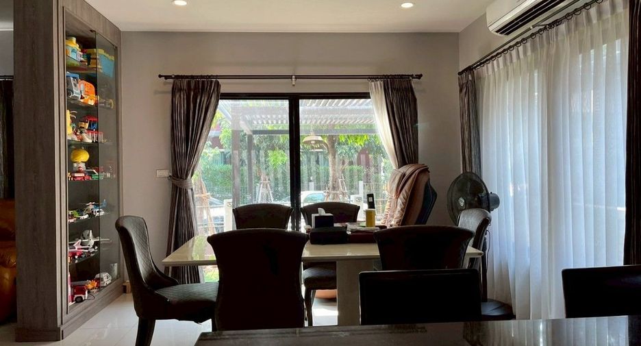 For sale 4 bedrooms house in Mueang Pathum Thani, Pathum Thani