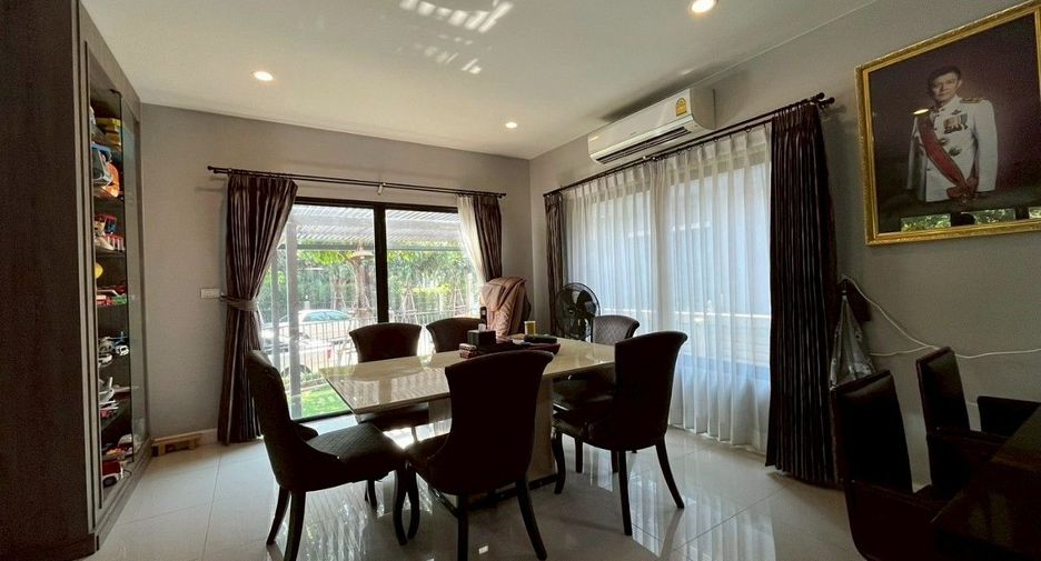 For sale 4 bedrooms house in Mueang Pathum Thani, Pathum Thani