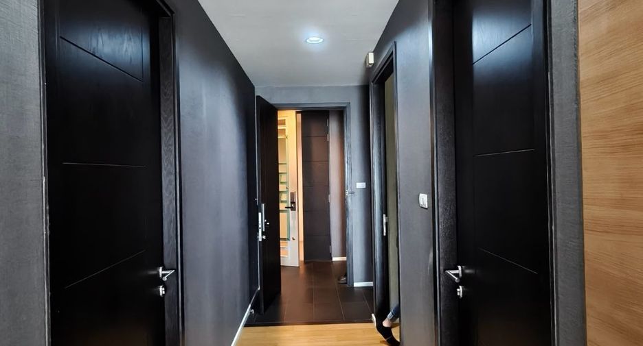 For rent and for sale 2 bedrooms condo in Watthana, Bangkok