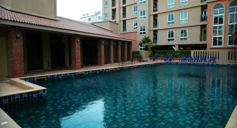 For sale 1 bed condo in Si Racha, Chonburi