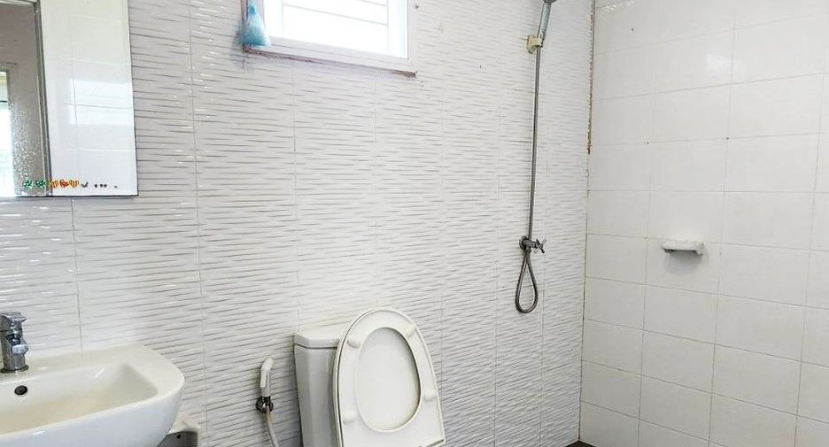 For sale 3 bedrooms townhouse in Khlong Luang, Pathum Thani