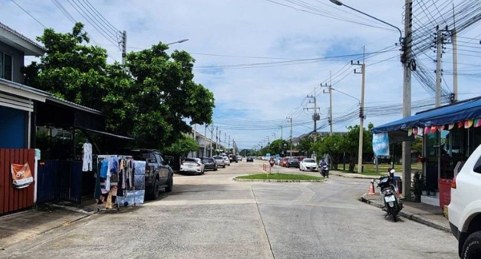 For sale 3 bedrooms townhouse in Khlong Luang, Pathum Thani