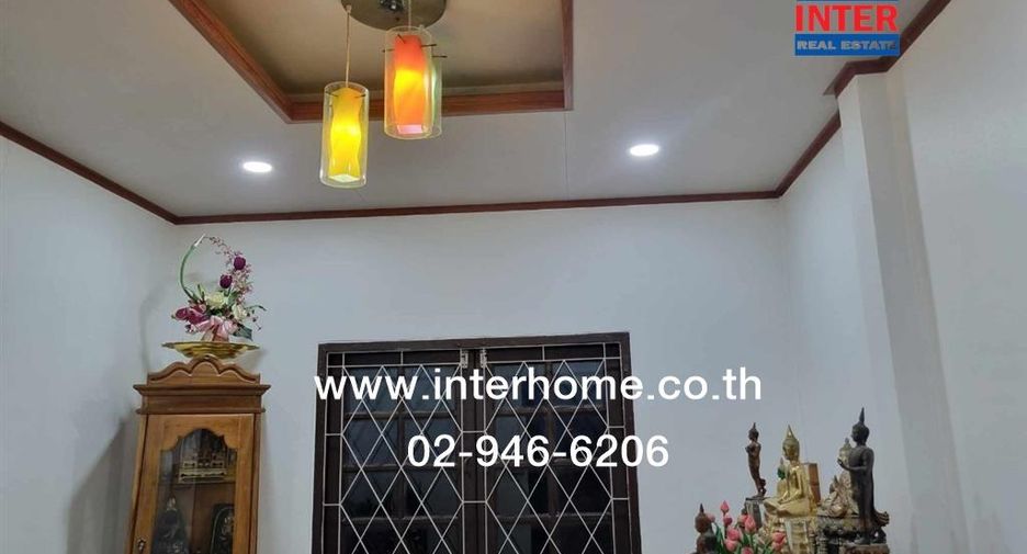 For sale 4 bedrooms house in Mueang Pathum Thani, Pathum Thani