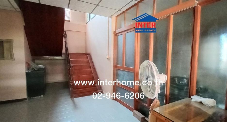 For sale 4 bedrooms house in Mueang Pathum Thani, Pathum Thani