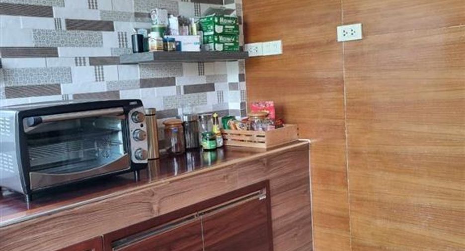 For sale 4 bedrooms house in Mueang Pathum Thani, Pathum Thani