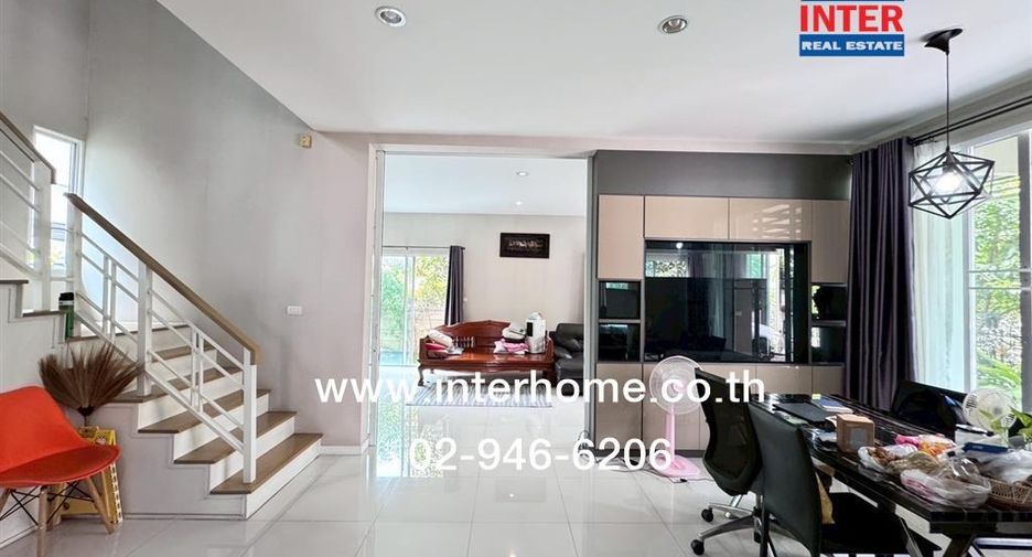 For sale 3 bedrooms house in Mueang Pathum Thani, Pathum Thani