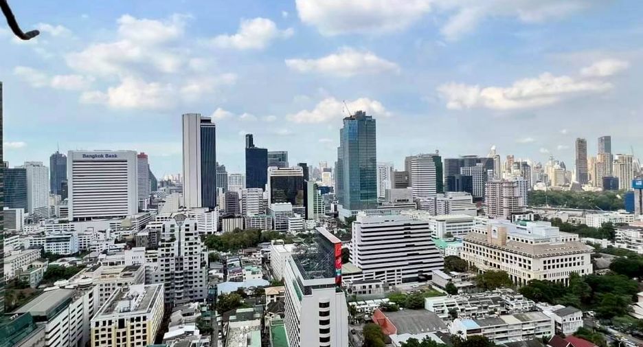 For rent 3 bedrooms condo in Sathon, Bangkok