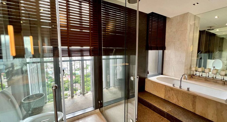 For rent 3 bedrooms condo in Sathon, Bangkok