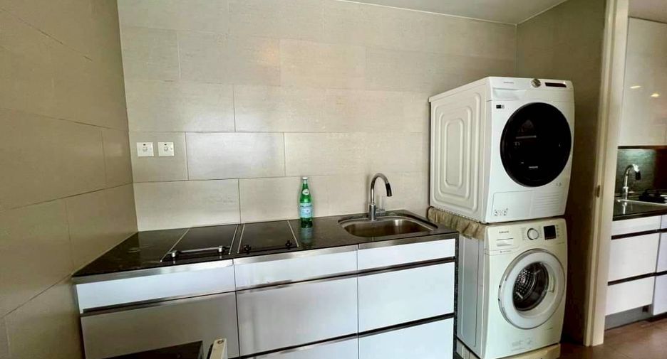 For rent 3 bedrooms condo in Sathon, Bangkok