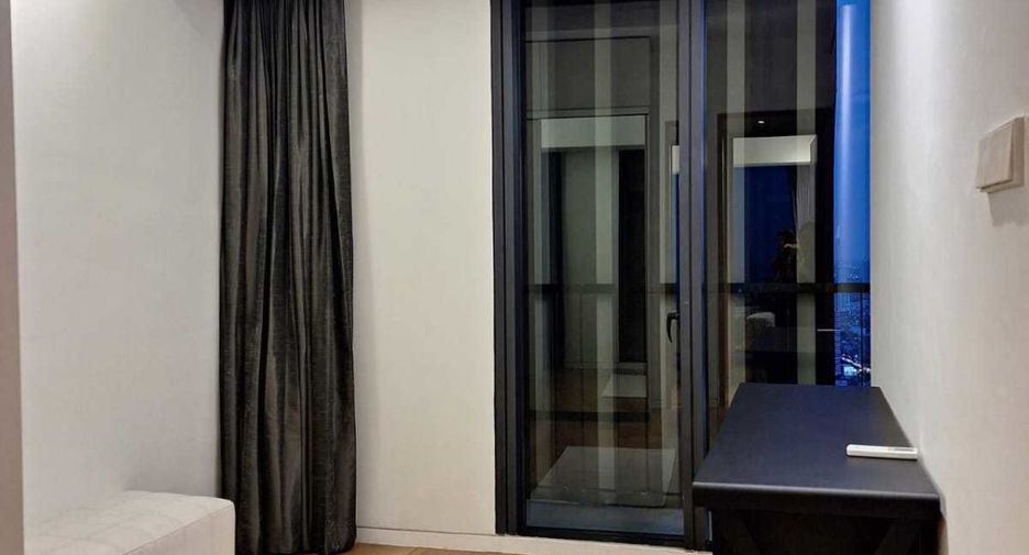 For rent 3 bedrooms condo in Sathon, Bangkok