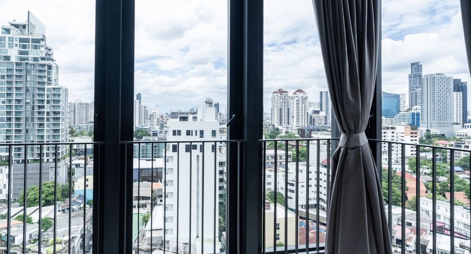 Condo en alquiler de 2 habitaciones en Khlong Toei, Bangkok