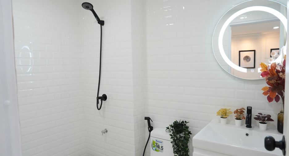 Продажа 1 кровать кондо в Банг Капи, Бангкок